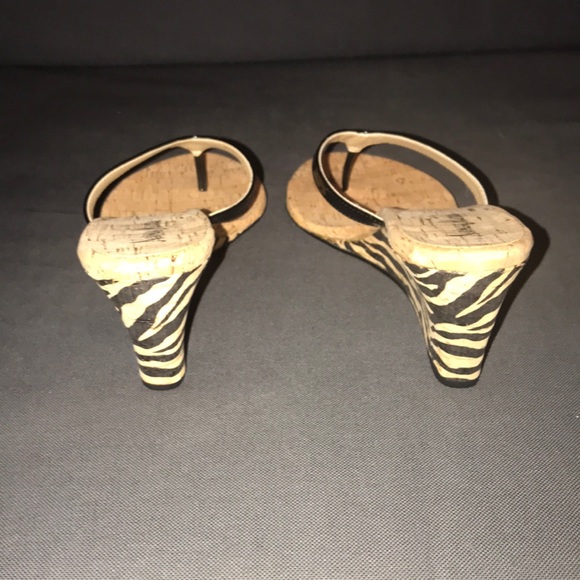 New in box neiman Marcus wedge size 10 - Picture 3 of 3